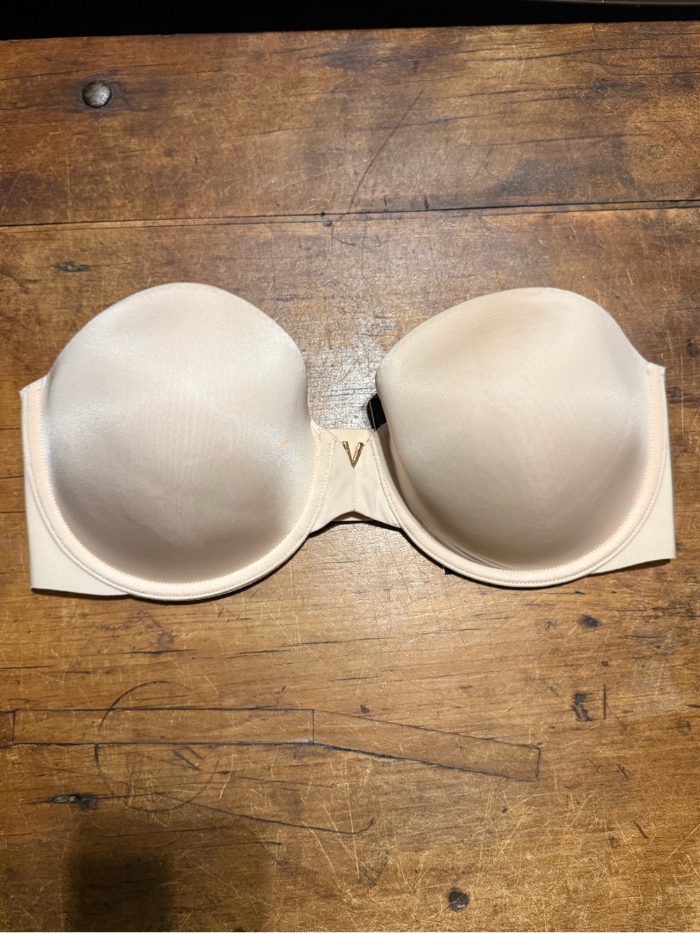 Victoria’s Secret nude strapless bra 36D